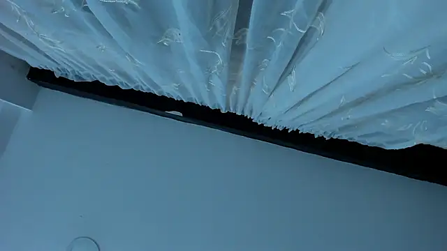 ChannelWhitee_'s cam snapshot