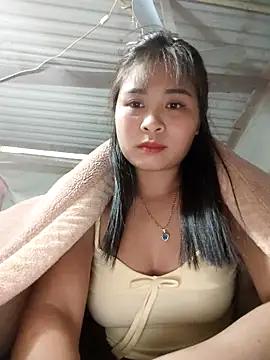 Squirrel-Pear live sex cam