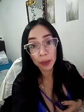 YaraDuartee's cam snapshot