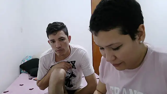 luxandracon23's cam snapshot