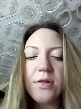 KattyLuuu's cam snapshot