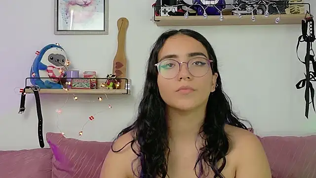 LucyDerby's cam snapshot