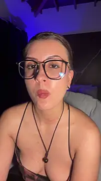 EmaSaenz live sex cam