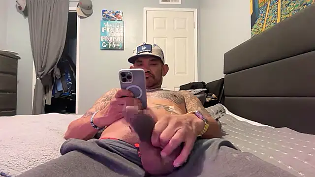 RoodoggXL live sex cam