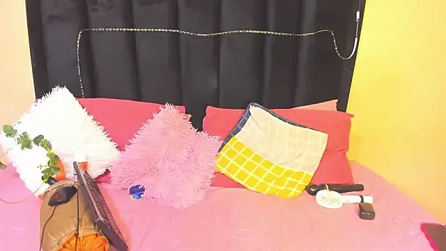 AmazingDarkDoll's cam snapshot