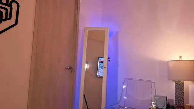 mandi4pole_ live sex cam