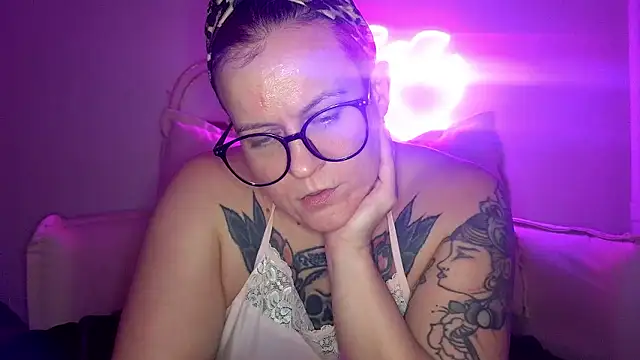 quinnmariexo live sex cam