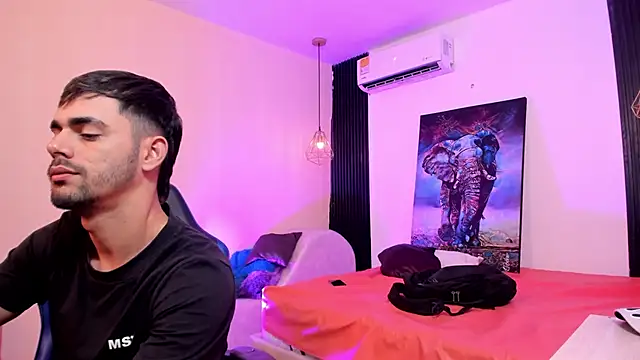 Handsomeboyss19 live sex cam