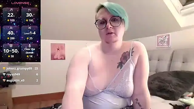 queerlyjaz live sex cam