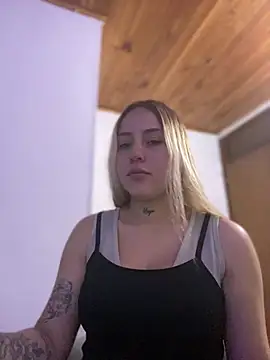 Hillary_Well's cam snapshot