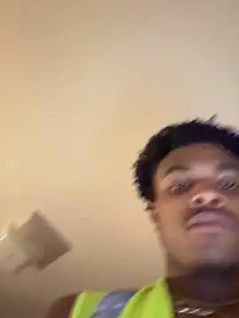 Bigdicktrick227 live sex cam