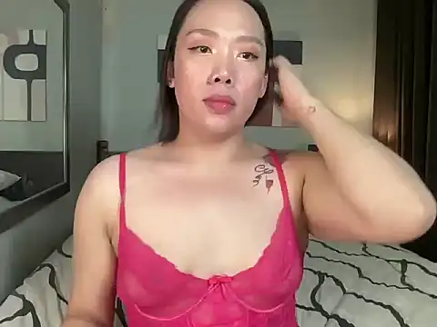 Hotseductivests live sex cam