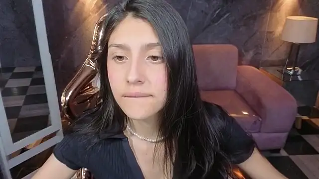 skarleth_b_'s cam snapshot