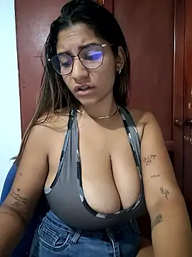 Sofythom1 live sex cam
