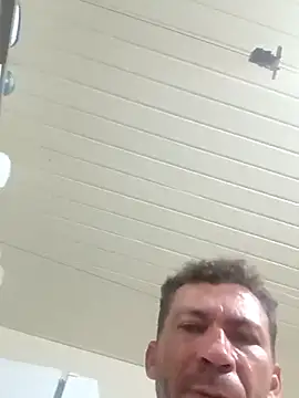 RobertoLuiz84 live sex cam