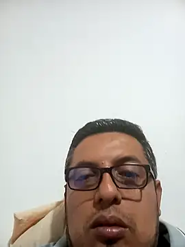 darcastro04's cam snapshot