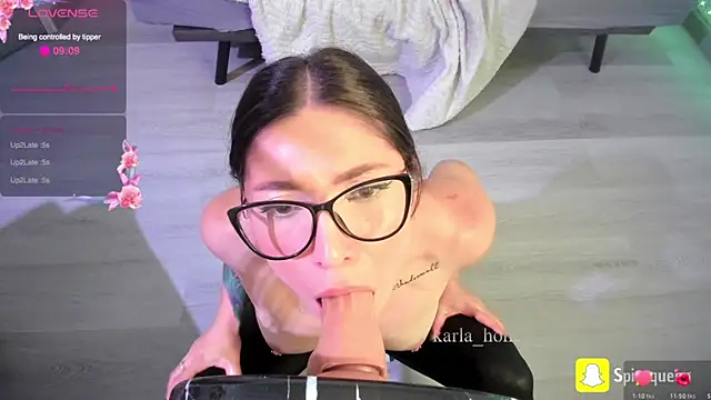 Spit_queen live sex cam