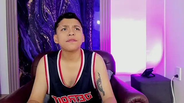 ale_clark's cam snapshot