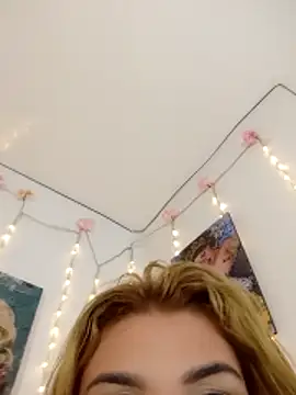 GINNIS_CLARCK's cam snapshot