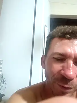 RobertoLuiz84's cam snapshot