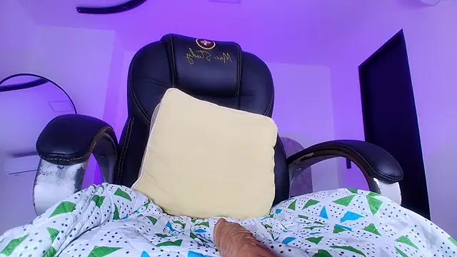 naomi_kyse live sex cam