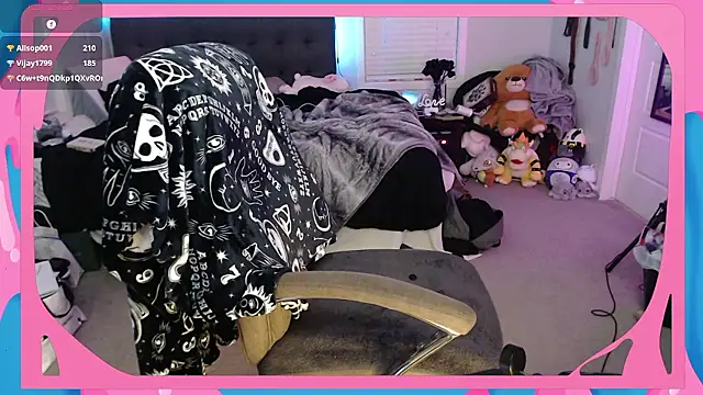 CirqueNoirBlu's cam snapshot