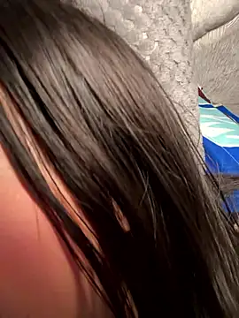 EmmiiGlow live sex cam