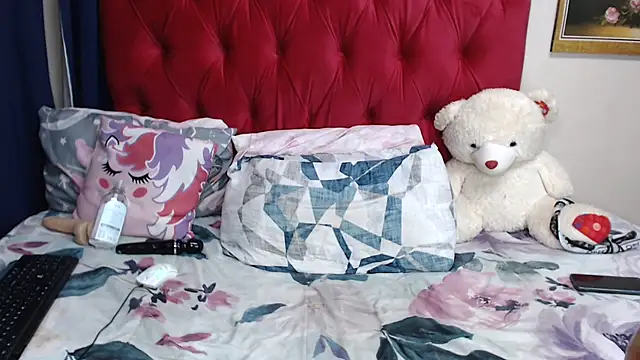 BootyliciousbustyX33 live sex cam