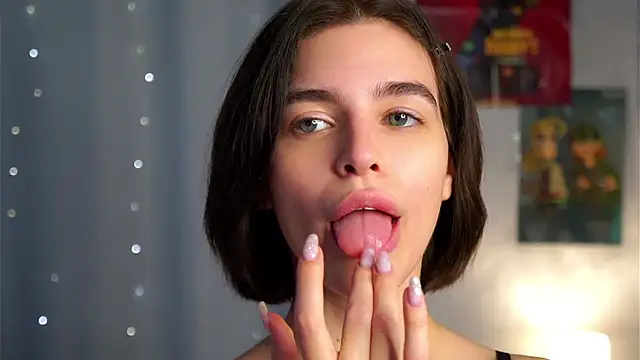 EleneButton's cam snapshot