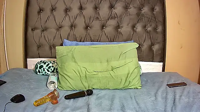 SavageHoney's cam snapshot