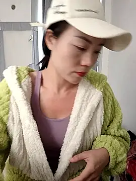 nini10052025's cam snapshot