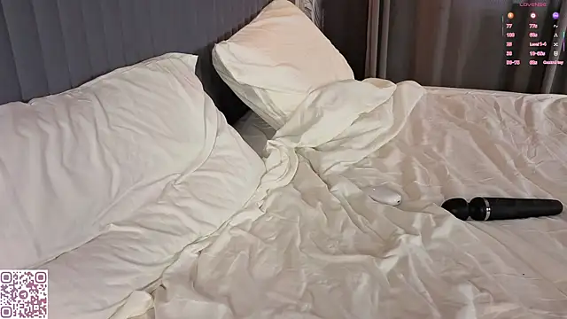 ElvinaRose live sex cam