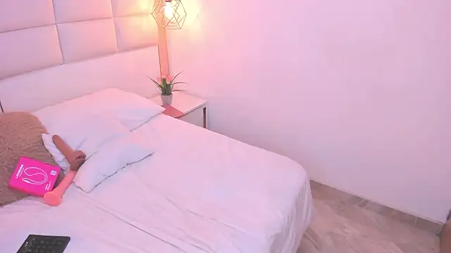 Sofia_clk's cam snapshot