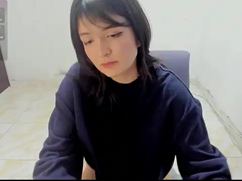 LilyWest19's cam snapshot