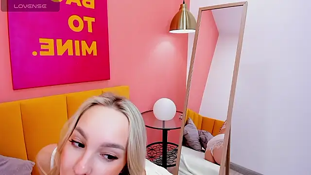 DaisyMellifluous live sex cam