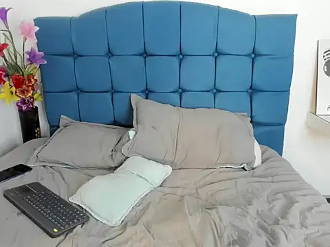 Valentino_Lane live sex cam