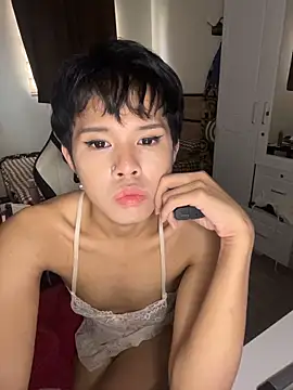 Plaxtique live sex cam