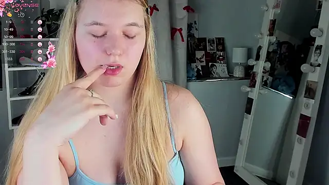 Rebecca_Kelly's cam snapshot