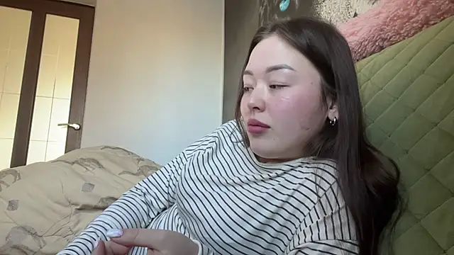 CurietHana1 live sex cam