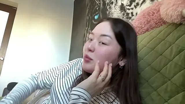 CurietHana1 live sex cam