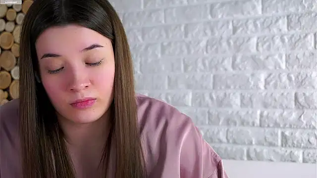 LowOncoming live sex cam