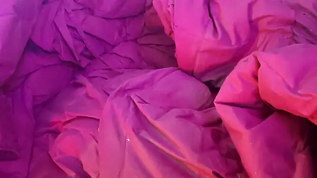 gurlnips live sex cam