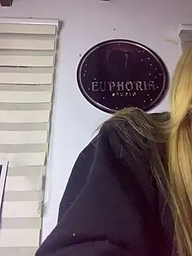 PrettyAshley_'s cam snapshot