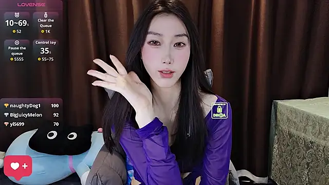 Queenbb88 live sex cam