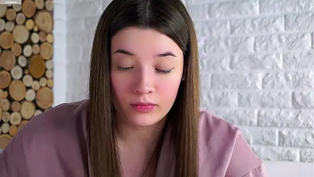 LowOncoming live sex cam