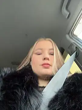 VineraSweet live sex cam