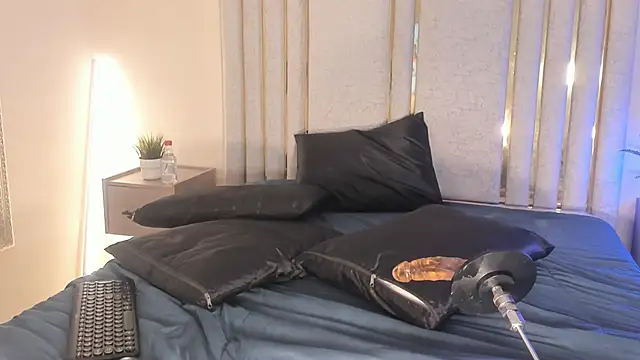 Meeganfoox's cam snapshot