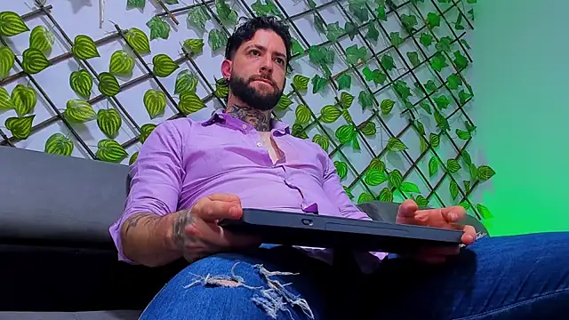 Supreme_Alpha live sex cam