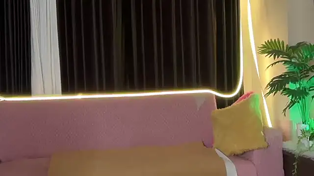 Wow-nisha live sex cam