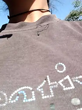 Janvi_Jaitly's cam snapshot